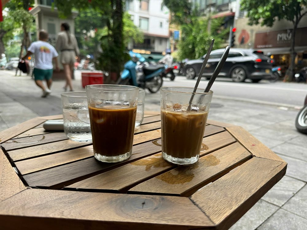Thuong thuc ca phe voi thu vui gian di