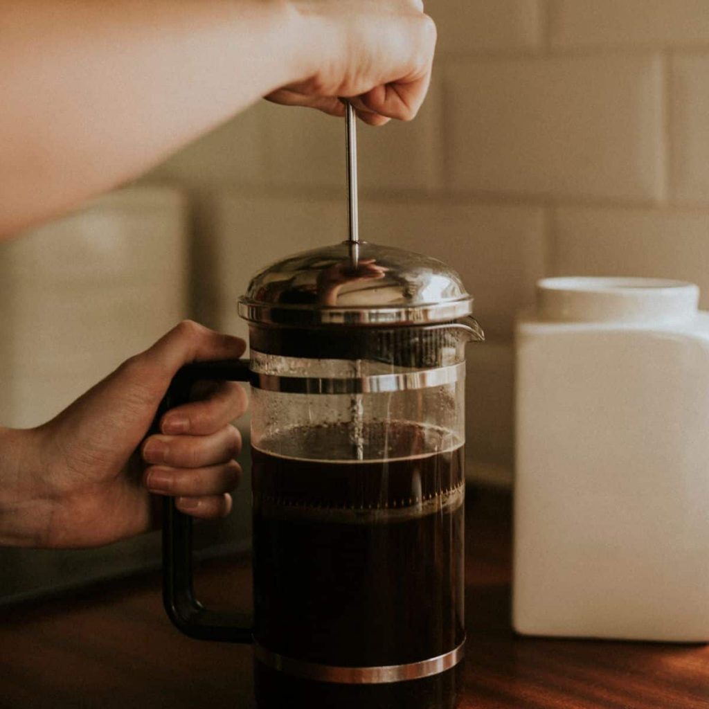 Binh ep French Press dung cu pha ca phe pho bien o chau Au
